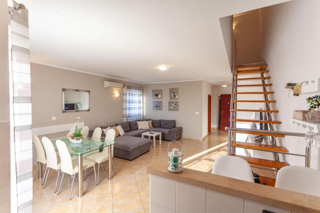 Apartment Jerry With Private Pool Milna  Exterior foto