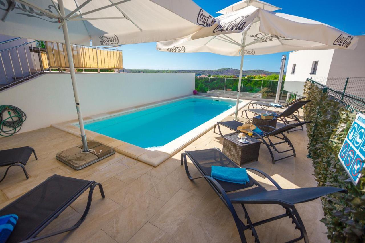 Apartment Jerry With Private Pool Milna  Exterior foto